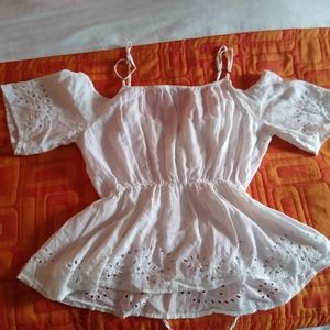 Guess Lace top